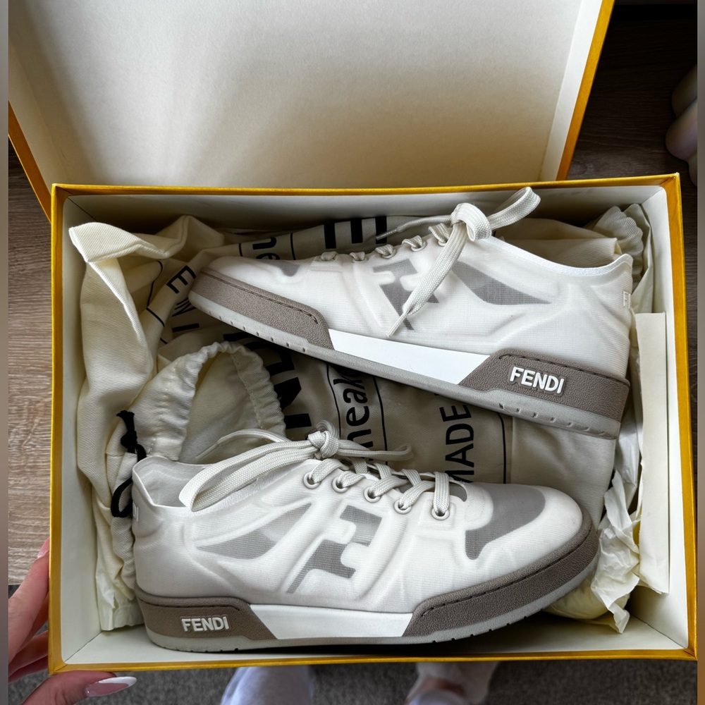 FENDI sneakers - Picture 3 of 7